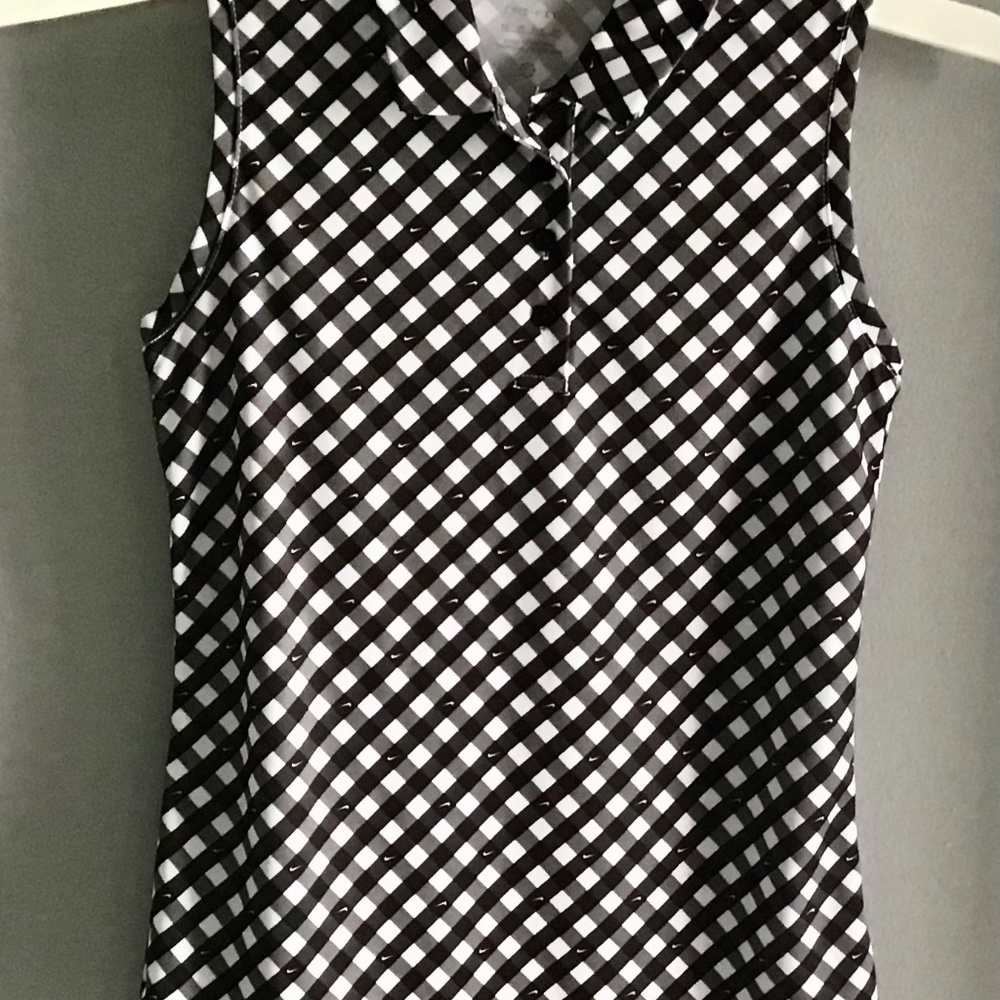 NWT~Nike Women’s Dri-Fit Sleeveless Golf Polo Shirt~Black and WhiteSize XS - Picture 9 of 14